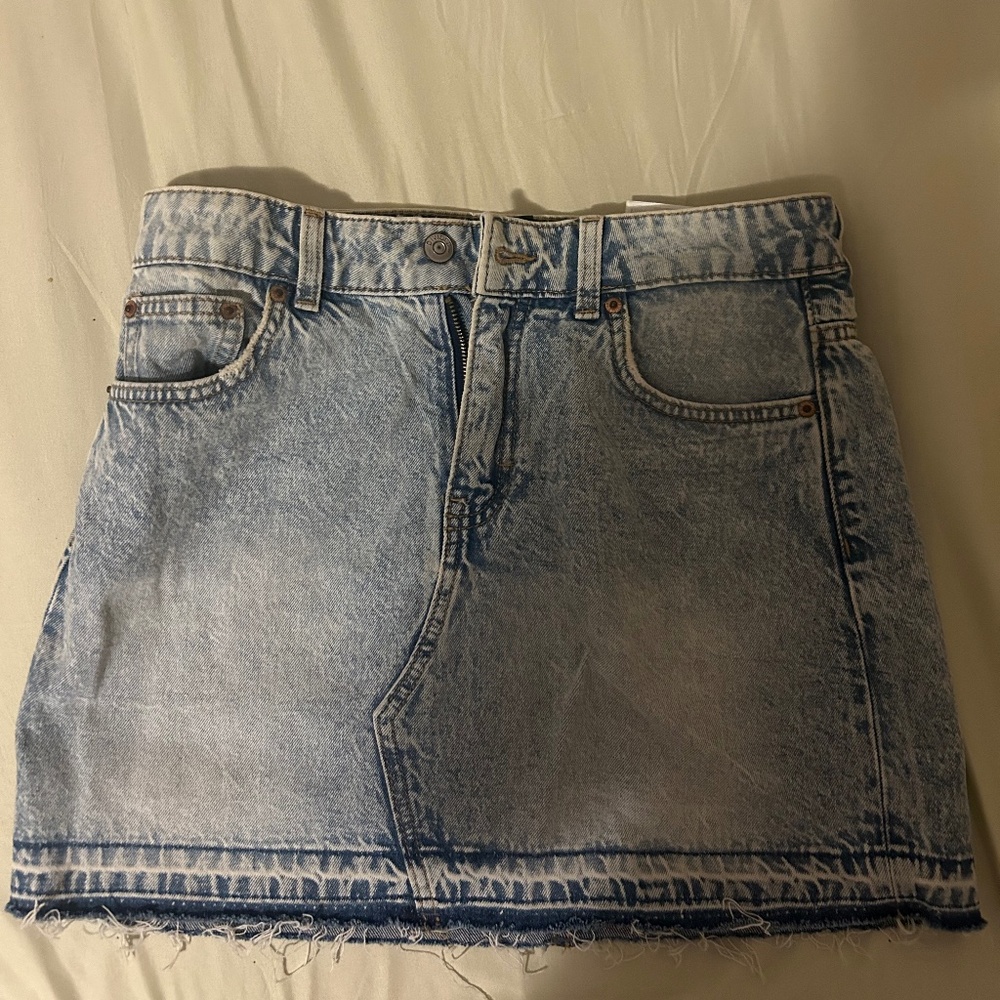 H&M denim skirt (size S)